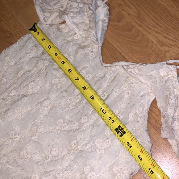 EUC, Ro&De - Ivory Lace Cold Shoulder Top, Size Small - Picture 2 of 10
